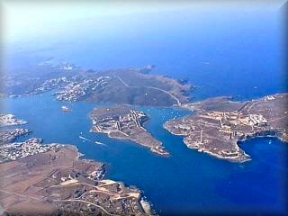 Puerto de mao, vista aerea del puerto, su extencion ronda los cinco km, sobre la que esta la poblacion de es castel y la ciudad de mahon capital de menorca 